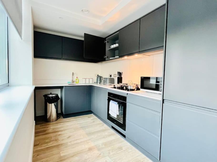 Modern One Bedroom Apartment Near Old Trafford Stadium Manchester Bagian luar foto